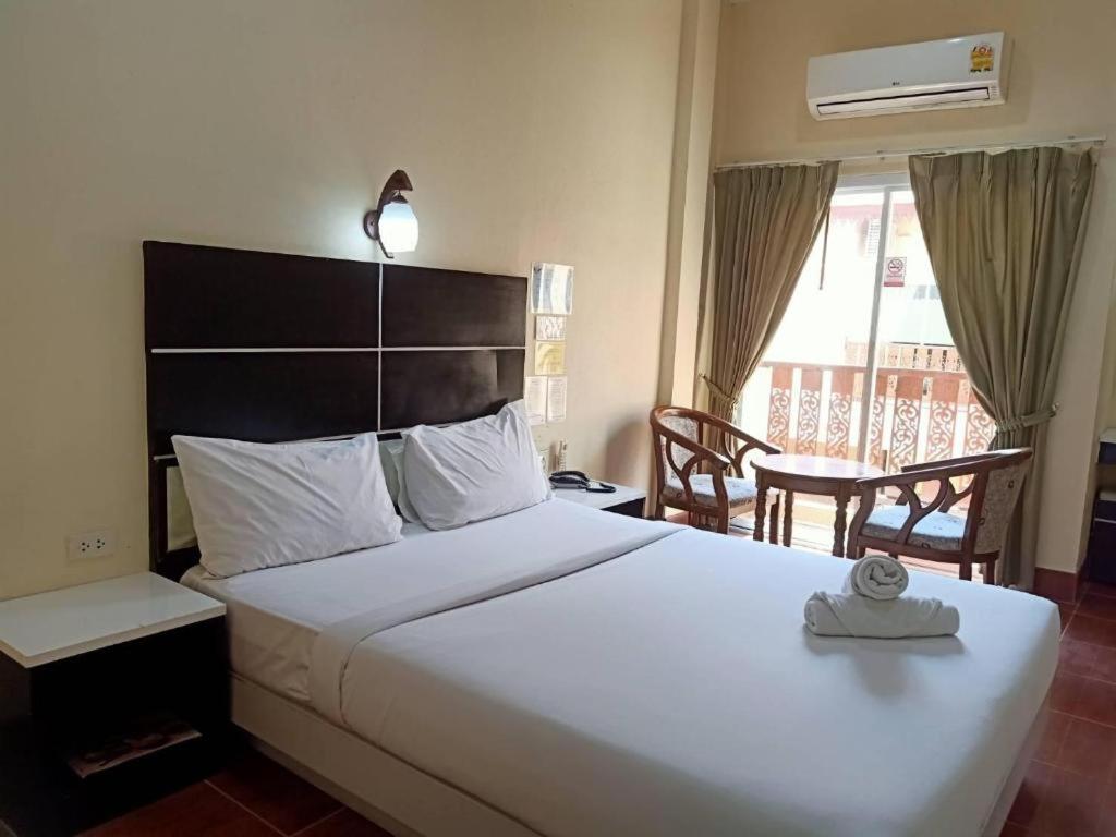 V.Hotel & Resort Hat Yai Extérieur photo