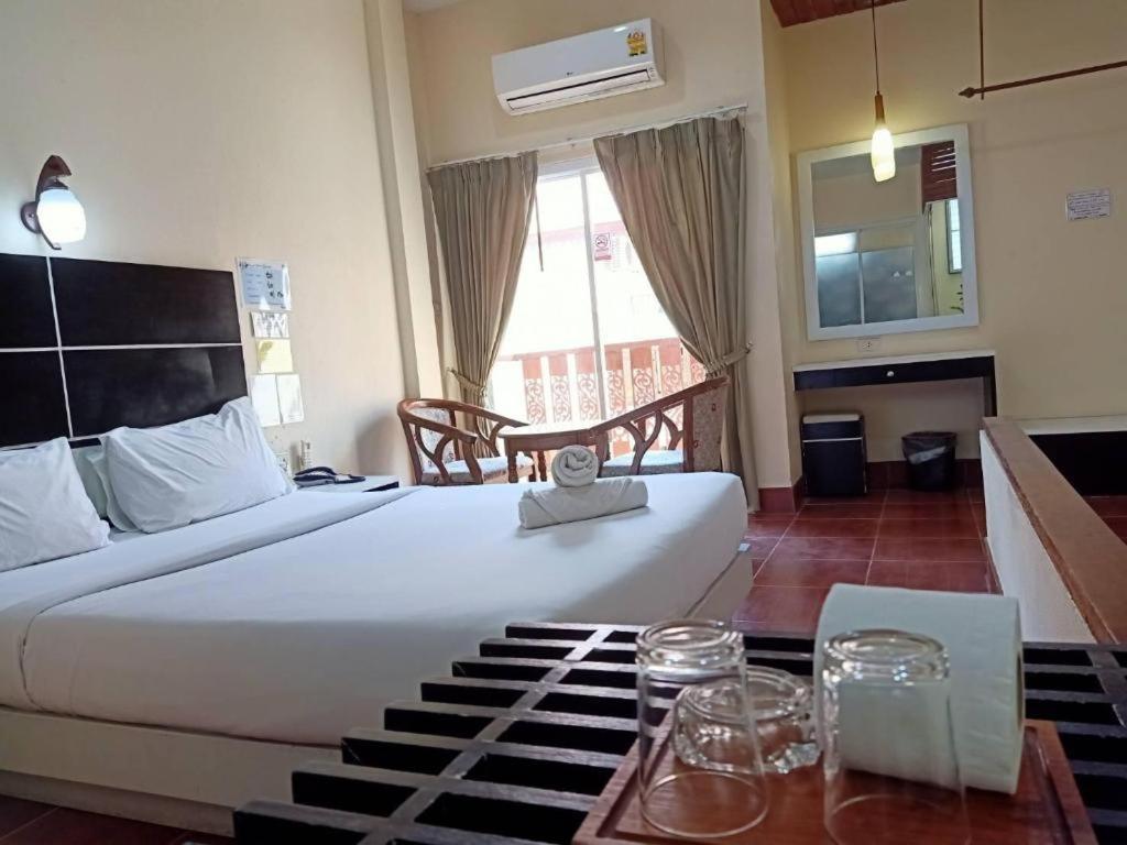 V.Hotel & Resort Hat Yai Extérieur photo